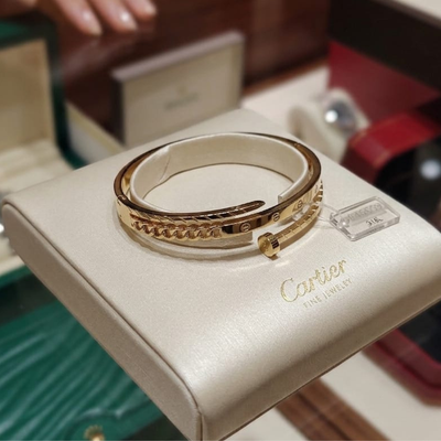 Luxury Nail Gold Bangle