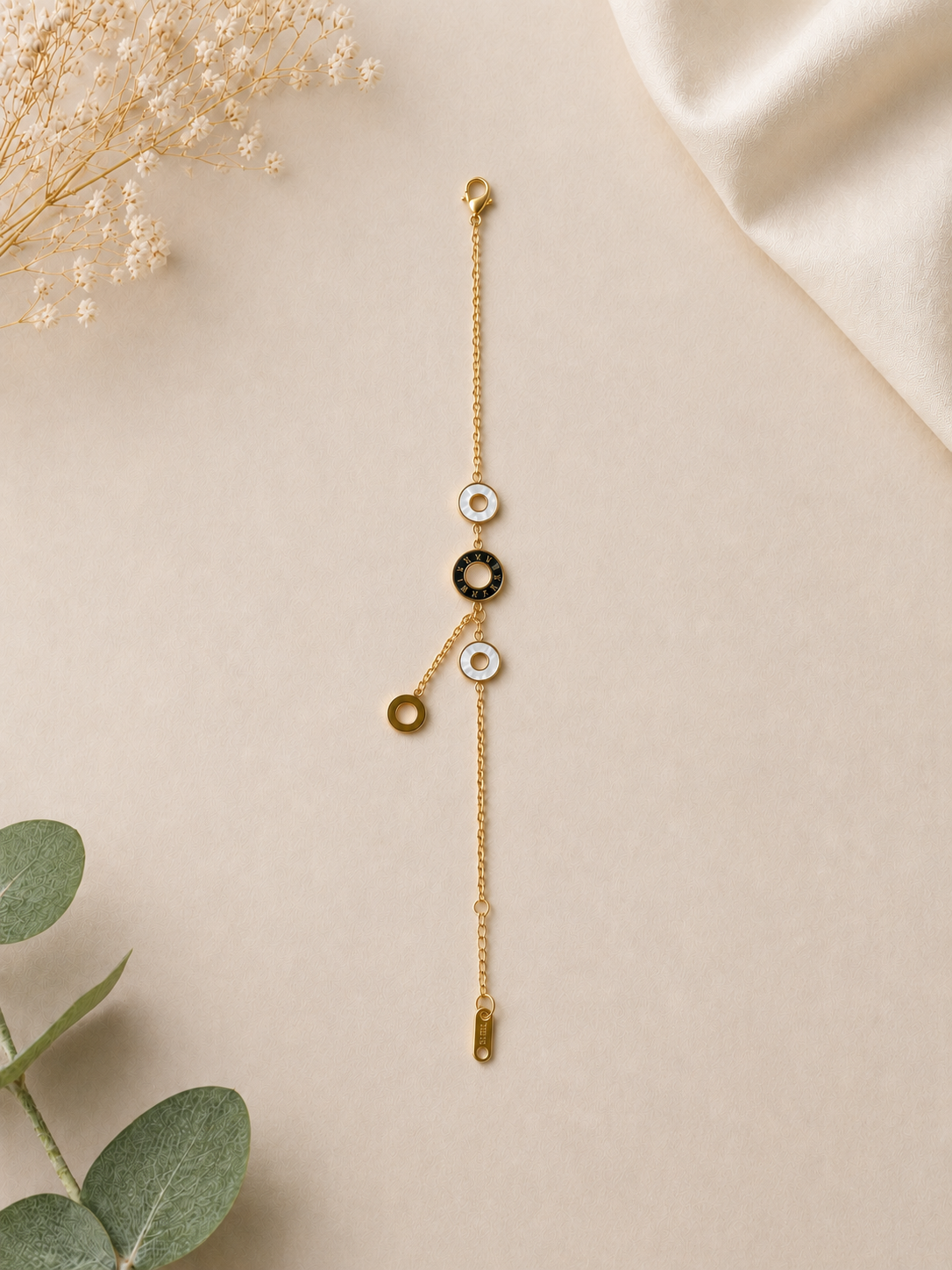 Noir & Pearl Circle Bracelet