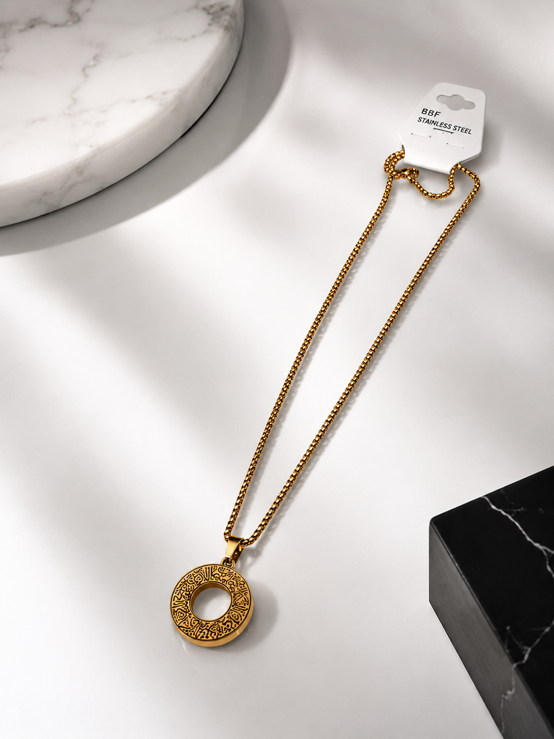 Buy premium gold Ayatul Kursi necklace for men in Doha, Qatar. Stainless steel Islamic pendant, waterproof, fade-resistant, with fast delivery across Qatar.