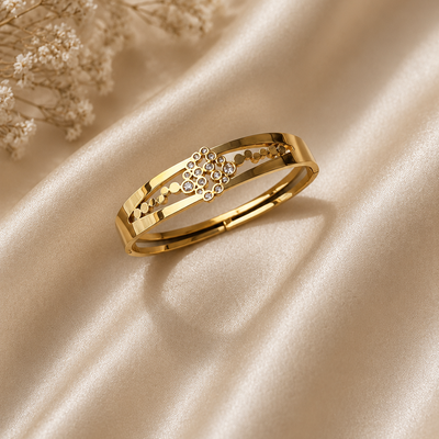 Petal Shine Gold Bangle